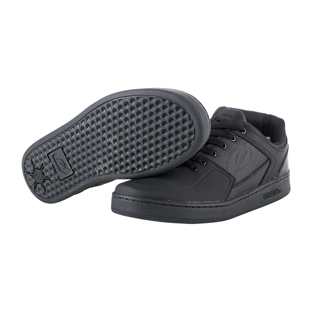 PINNED PRO SHOE